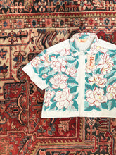 Load image into Gallery viewer, Womens Cropped Button Down
