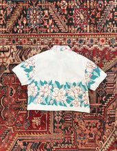 Load image into Gallery viewer, Womens Cropped Button Down
