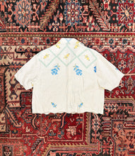 Load image into Gallery viewer, Womens Cropped Button Down
