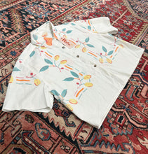 Load image into Gallery viewer, Womens Cropped Button Down
