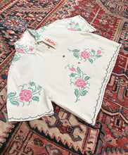 Load image into Gallery viewer, Womens Cropped Button Down
