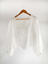 Load image into Gallery viewer, Belle Blouse - Linen
